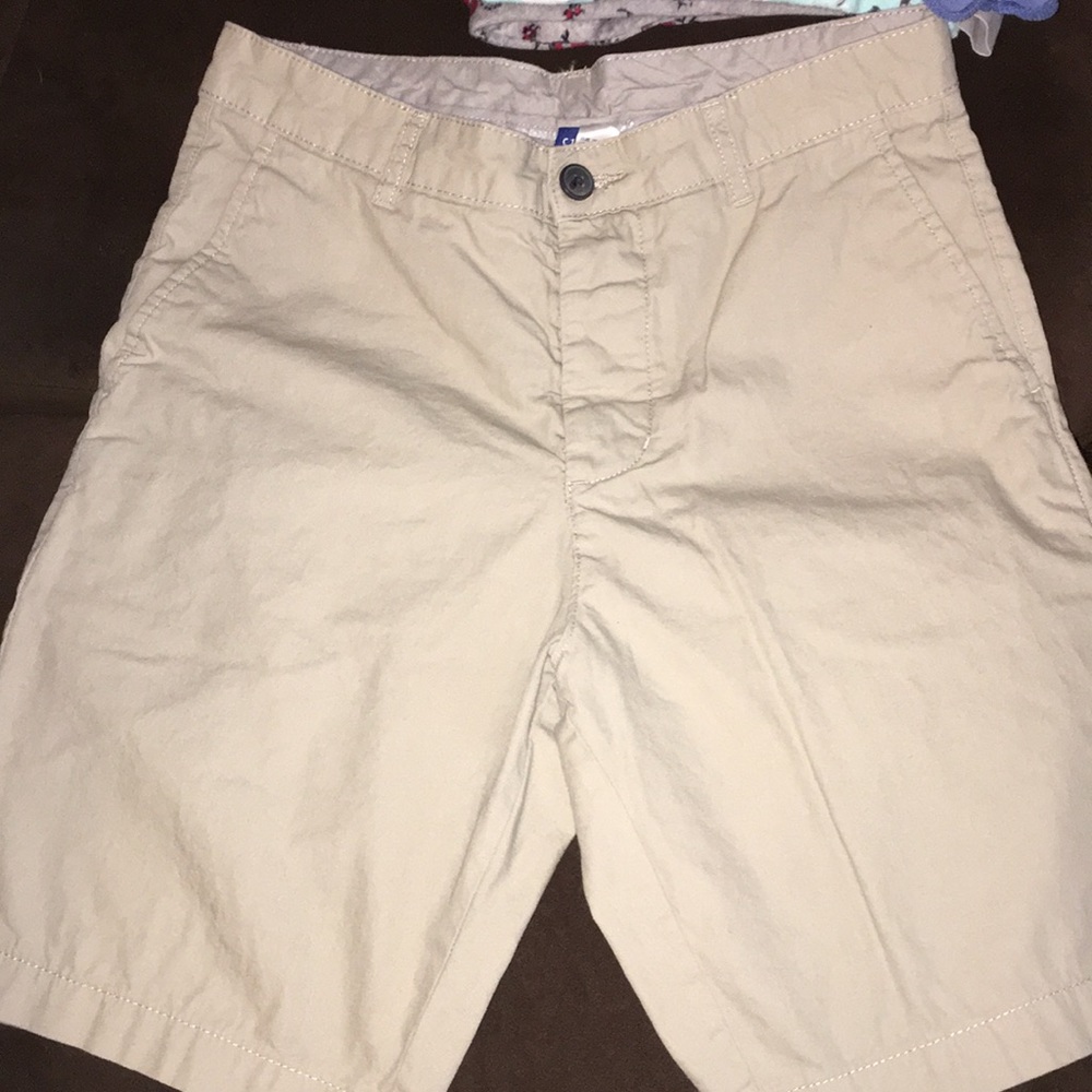 DIVIDED guys flat front shorts